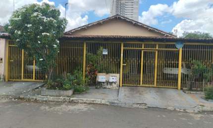 Vendo Casa  Vila Lucy Casa de Rua com 3 Quarto(s) e 2 banheiro(s) à Venda, 210 por R$ 550.000 no setor Vila Lucy ST27030