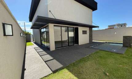 Sobrado Parqville Pinheiros Sobrado com 4 Quarto(s) e 4 banheiro(s) à Venda, 219.95 por R$ 1.900.000 no setor Parqville Pinheiros TA27042