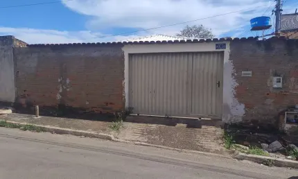 Residência Casa de Rua com 3 Quarto(s) e 1 banheiro(s) à Venda, 160 por R$ 145.000 no setor Jardim Tiradentes AD27085