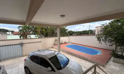 Casa - Vila João Vaz Casa de Rua com 5 Quarto(s) e 3 banheiro(s) à Venda, 248.25 por R$ 550.000 no setor Setor Vila João Vaz AD27236