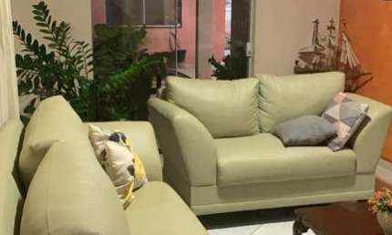 Sobrado Residencial Village Veneza Casa de Rua com 3 Quarto(s) e 2 banheiro(s) à Venda, 400 por R$ 1.300.000 no setor Village Veneza AD25924