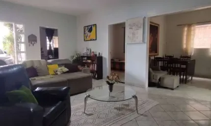 Casa Térrea sozinha no lote 4 quartos com suite quintal Casa de Rua com 4 Quarto(s) e 4 banheiro(s) à Venda, 236 por R$ 815.000 no setor Jardim Vitória IN27515