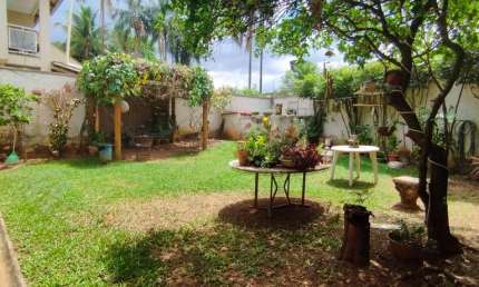 Casa Térrea sozinha no lote 4 quartos com suite quintal Casa de Rua com 4 Quarto(s) e 4 banheiro(s) à Venda, 236 por R$ 815.000 no setor Jardim Vitória IN27515