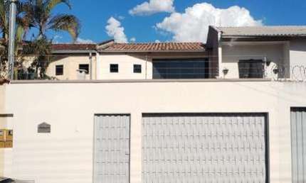 Lindo sobrado no Residencial Humaitá  Sobrado com 4 Quarto(s) e 3 banheiro(s) à Venda, 175 por R$ 600.000 no setor Residencial Humaitá AD27469