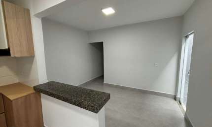 Casa Santa Fé  Casa de Rua com 2 Quarto(s) e 2 banheiro(s) à Venda, 69.72 por R$ 253.000 no setor Residencial Santa Fé IN27489