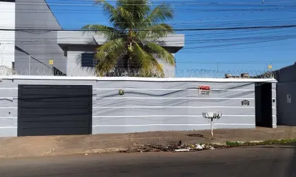 SOBRADO 5 QUARTOS SETOR CAPUAVA Sobrado com 5 Quarto(s) e 5 banheiro(s) à Venda, 300 por R$ 1.100.000 no setor Capuava ST27636