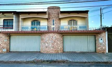 Lindo Sobrado Marechal Rondon Casa de Rua com 4 Quarto(s) e 3 banheiro(s) à Venda, 422 por R$ 1.600.000 no setor Setor Marechal Rondon AD27703
