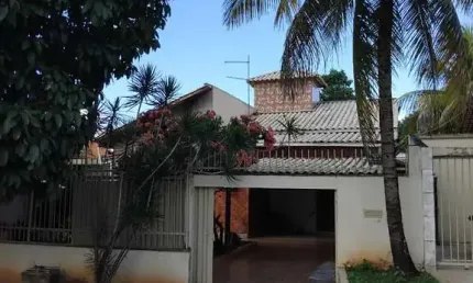 Casa à venda Parque Industrial 3 Quartos  Casa de Rua com 3 Quarto(s) e 4 banheiro(s) à Venda, 255.86 por R$ 700.000 no setor Parque Industrial de Goiania VN27794