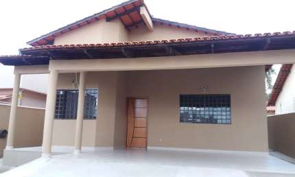 CASA DE RUA Casa de Rua com 3 Quarto(s) e 2 banheiro(s) à Venda, 150 por R$ 550.000 no setor Estância Itanhangá AD27602