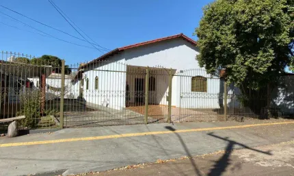 Casa no jardim américa rua c 130 a, lote com 18 metros de frente casa de rua com 3 quarto(s) e 2 banheiro(s) à venda, 210 por r$ 650.000 no setor jardim américa vn27875