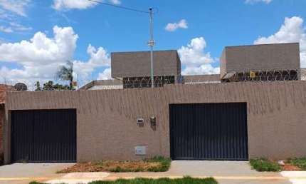 CASA 3 QTS, 1 SUITE E ÁREA GOURMET COM CHURRASQUEIRA A CARVÃO Casa de Rua com 3 Quarto(s) e 3 banheiro(s) à Venda, 102.28 por R$ 349.900 no setor Pontal Sul - Acréscimo AD27896