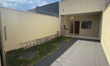Casa jardim decolores trindade. Casa de Rua com 2 Quarto(s) e 2 banheiro(s) à Venda, 80.9 por R$ 225.000 no setor Jardim Decolores AD27899