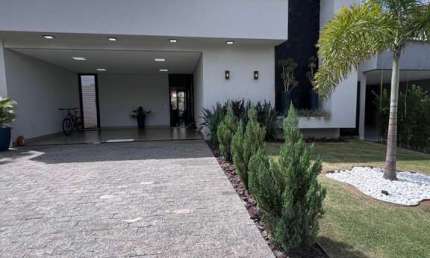Casa Térrea Mobiliada no Condomínio Jardim Veneza Casa em Condomínio com 3 Quarto(s) e 4 banheiro(s) à Venda, 198 por R$ 1.500.000 no setor Jardim Veneza SL27727