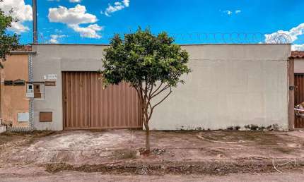 Casa - Jardim Nova esperança - Próximo ao portal shopping Casa de Rua com 3 Quarto(s) e 2 banheiro(s) à Venda, 160 por R$ 330.000 no setor Jardim Nova Esperanca AD28125