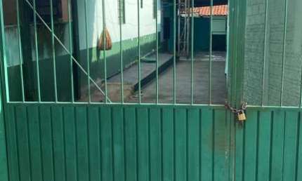 1 CASA COM 3 BARRACÃO BALNEARIO MEIA PONTE Casa de Rua com 2 Quarto(s) e 1 banheiro(s) à Venda, 330 por R$ 270.000 no setor Jardim Balneário Meia Ponte AD7961