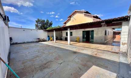 Casa com 4 quartos com 245 m² em Goianira  Casa de Rua com 4 Quarto(s) e 3 banheiro(s) à Venda, 245 por R$ 350.000 no setor Jardim D'Assis AD28315
