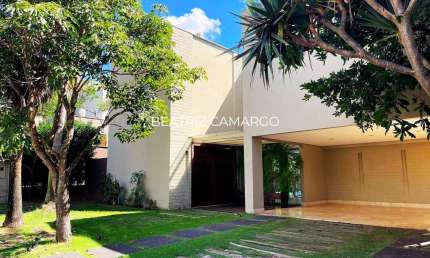 CASA SOBRADO NO ALPHAVILLE FLAMBOYANT IPÊS PRÓXIMA AO LAGO Casa em Condomínio com 4 Quarto(s) e 8 banheiro(s) à Venda, 285 por R$ 3.800.000 no setor Residencial Alphaville Flamboyant AD25600