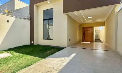 Casa Térrea c/ Piscina Jd. Das Oliveiras  Casa de Rua com 3 Quarto(s) e 3 banheiro(s) à Venda, 140 por R$ 580.000 no setor Vila Oliveira IN28519