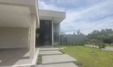 Casa com 4 suítes no Jardim Porto Casa em Condomínio com 4 Quarto(s) e 6 banheiro(s) à Venda, 301 por R$ 2.790.000 no setor Jardins Porto IN26603