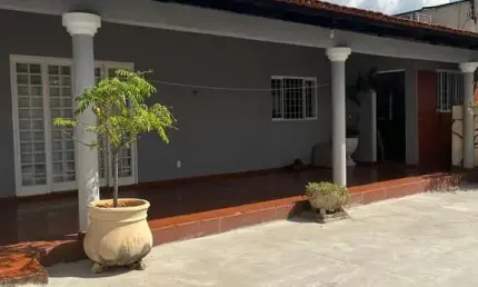 A VENDA CASA setor São José Casa de Rua com 4 Quarto(s) e 2 banheiro(s) à Venda, 200 por R$ 470.000 no setor Setor São José VN20451