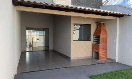 Casa 2 Quartos com Suíte, Quintal Gramado e Churrasqueira – Monte Pascoal Casa de Rua com 2 Quarto(s) e 2 banheiro(s) à Venda, 91 por R$ 290.000 no setor Residencial Monte Pascoal IN28985