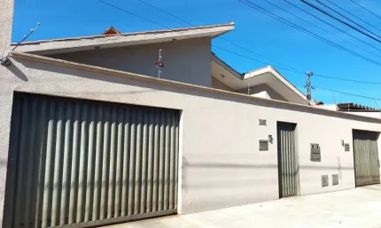 Duas casas à venda no mesmo lote casa de rua com 3 quarto(s) e 4 banheiro(s) à venda, 342.37 por r$ 895.000 no setor setor sao jose fl28581