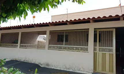 CASA SETOR CAPUAVA GOIANIA Casa de Rua com 4 Quarto(s) e 2 banheiro(s) à Venda, 229 por R$ 650.000 no setor Capuava AD28852