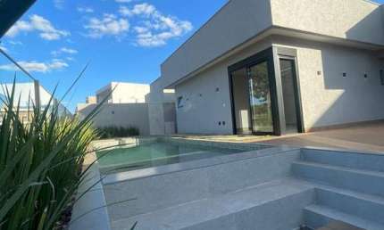 Casa Térrea com Sala de Cinema e Fire Pit – Condomínio Jardins Golf Casa em Condomínio com 4 Quarto(s) e 5 banheiro(s) à Venda, 324.49 por R$ 3.500.000 no setor Residencial Goiânia Golfe Clube IN28929
