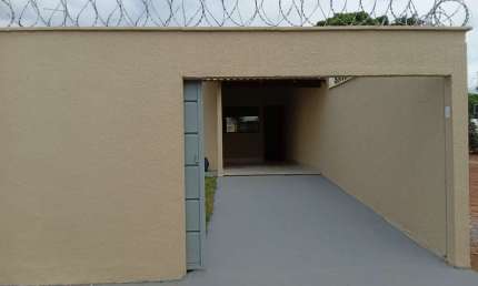 CASA NO ALTO PARAÍSO/DOM BOSCO Casa de Rua com 2 Quarto(s) e 2 banheiro(s) à Venda, 84.48 por R$ 240.000 no setor Jardim Dom Bosco IN28943