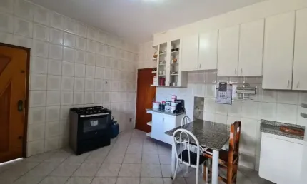 CASA NO VILA REGINA  Casa de Rua com 3 Quarto(s) e 1 banheiro(s) à Venda, 260 por R$ 785.000 no setor Vila Regina SL29364