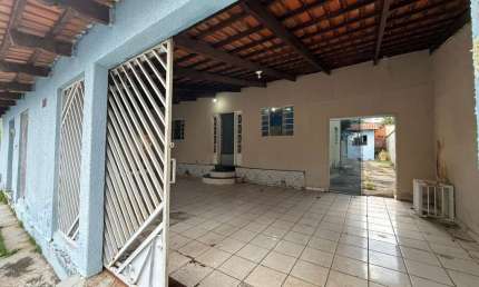 Casa térrea- Residencial Olinda Casa de Rua com 4 Quarto(s) e 3 banheiro(s) à Venda, 200 por R$ 370.000 no setor Residencial Olinda AD28286