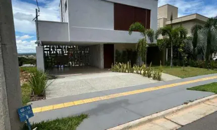 Sobrado de Luxo no Jardins Nápoles Sobrado com 4 Quarto(s) e 5 banheiro(s) à Venda, 273.79 por R$ 2.250.000 no setor Jardins Nápoles AV28395