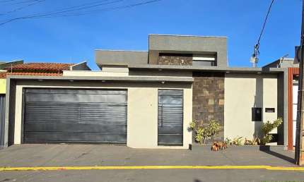 Casa 3 Quartos sozinha no lote Casa de Rua com 3 Quarto(s) e 3 banheiro(s) à Venda, 174 por R$ 750.000 no setor Setor Grajaú FL29460