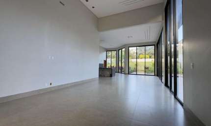Casa térrea Condominio Villa Verde 4 suítes  Casa em Condomínio com 4 Quarto(s) e 5 banheiro(s) à Venda, 280 por R$ 2.100.000 no setor Residencial Villa Verde AU29468