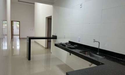 Casa Setor Rivieira Casa de Rua com 3 Quarto(s) e 2 banheiro(s) à Venda, 122.58 por R$ 380.000 no setor Jardim Riviera IN29652