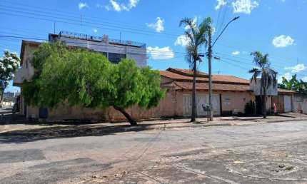 CASA  SETOR SUDOESTE Casa de Rua com 3 Quarto(s) e 4 banheiro(s) à Venda, 390 por R$ 1.280.000 no setor Setor Sudoeste TA29564