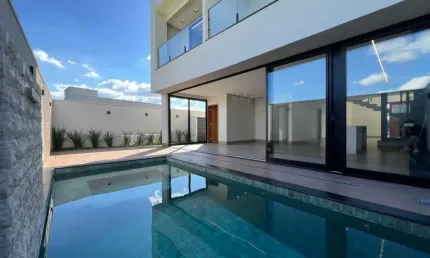Sobrado no Condomínio Jardins Parma Sobrado com 4 Quarto(s) e 5 banheiro(s) à Venda, 271 por R$ 1.700.000 no setor Jardins Parma SL29462