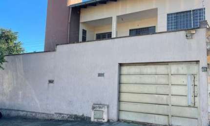 Casa sobrado 5 quartos sendo 2 suítes  Casa de Rua com 5 Quarto(s) e 4 banheiro(s) à Venda, 360 por R$ 490.000 no setor Vila Boa IN29538