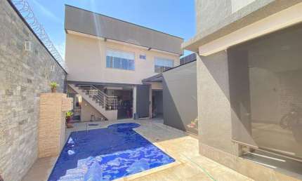 Casa de 4 Quartos no Veredas dos Buritis Casa de Rua com 4 Quarto(s) e 4 banheiro(s) à Venda, 230 por R$ 1.000.000 no setor Residencial Vereda dos Buritis VT30081