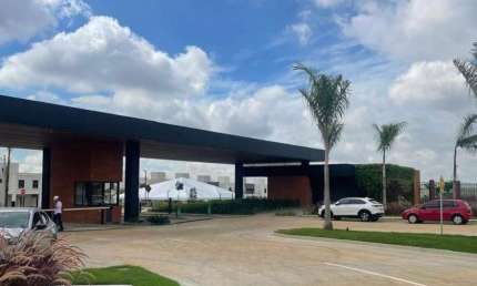 Sobrado Jardins Lyon de 4 Quartos  Casa em Condomínio com 4 Quarto(s) e 4 banheiro(s) à Venda, 200.86 por R$ 2.300.000 no setor Conjunto Residencial Storil FL29780