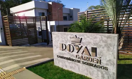 SOBRADO - CONDOMÍNIO ROYAL GARDEN  Casa em Condomínio com 3 Quarto(s) e 4 banheiro(s) à Venda, 143.45 por R$ 650.000 no setor Cardoso Continuação TA29576