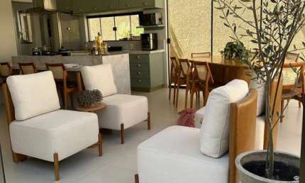 SOBRADO - JARDINS CAPRI Casa em Condomínio com 3 Quarto(s) e 4 banheiro(s) à Venda, 241.11 por R$ 1.168.000 no setor Centro TA29553