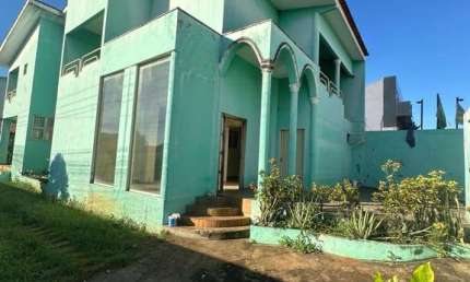 Sobrado - Setor Sol Nascente Sobrado com 5 Quarto(s) e 7 banheiro(s) à Venda, 313 por R$ 900.000 no setor Setor Pedro Ludovico IN30600