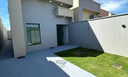 CASA 3 QUARTOS - ORLANDO DE MORAIS Casa de Rua com 2 Quarto(s) e 2 banheiro(s) à Venda, 73.04 por R$ 285.000 no setor Residencial Orlando de Morais AD30647