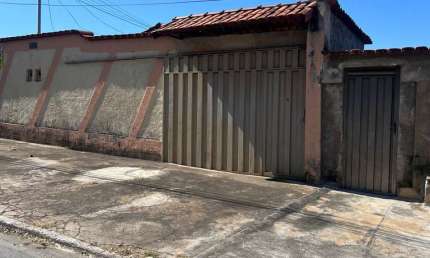 Casa lote inteiro Setor Progresso Casa de Rua com 2 Quarto(s) e 1 banheiro(s) à Venda, 189 por R$ 380.000 no setor Setor Progresso AD30649
