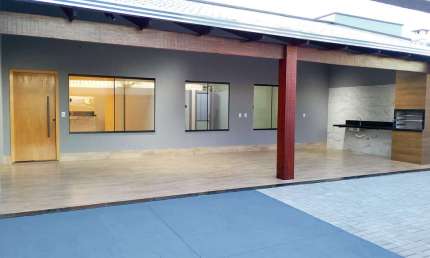 CASA 3 QUARTOS 1 SUÍTE SETOR BRISAS DA MATA Casa de Rua com 3 Quarto(s) e 3 banheiro(s) à Venda, 174 por R$ 630.000 no setor Residencial Recanto do Bosque AD30646