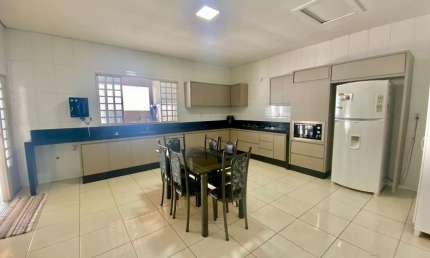 Casa à Venda na Vila Cristina – 3 Quartos e Excelente Localização - Goiânia  Casa de Rua com 3 Quarto(s) e 3 banheiro(s) à Venda, 264 por R$ 330.000 no setor Vila Cristina VN30735