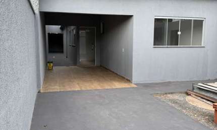 Casa a Venda Casa de Rua com 3 Quarto(s) e 2 banheiro(s) à Venda, 98 por R$ 300.000 no setor Setor Colonial Sul IN30980