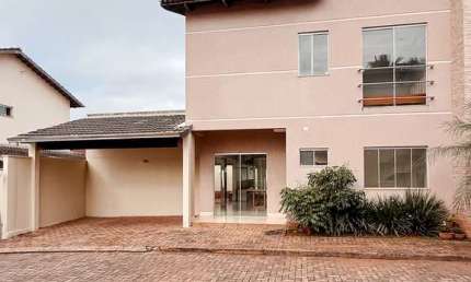 SOBRADO EM CONDOMINIO FECHADO Casa em Condomínio com 4 Quarto(s) e 3 banheiro(s) à Venda, 200 por R$ 610.000 no setor Jardim Imperial AD30675