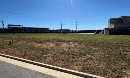 Lote 211m° no Jardins Versalhes Lote à Venda, 211.2 por R$ 235.000 no setor Polo Empresarial de Goiás AV30836